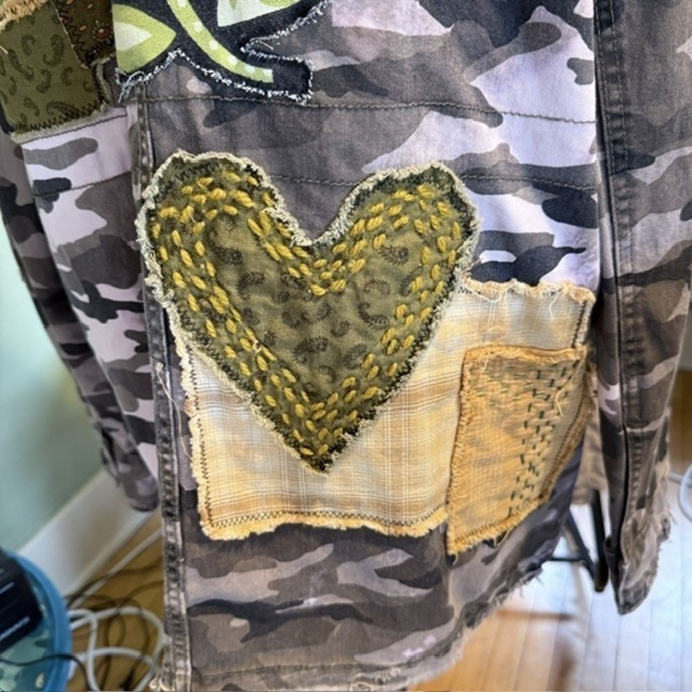 Custom Upcycled Camo Utility Jacket Floral Heart Patch Mustache Distressed L - Picture 7 of 11